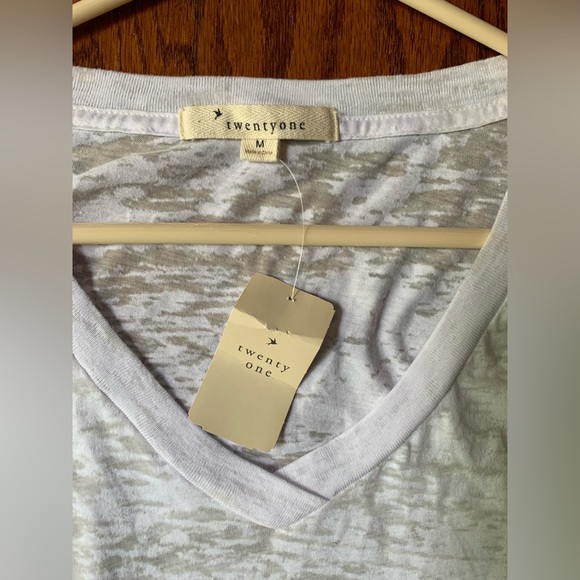 White Sheer V Neck Tee Size M NWT - Picture 3 of 3